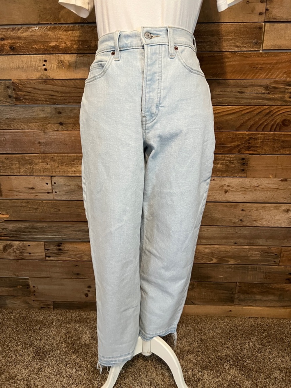 Women’s Sky High Curvy Light Wash Denim Frayed Edge Ankle Jeans